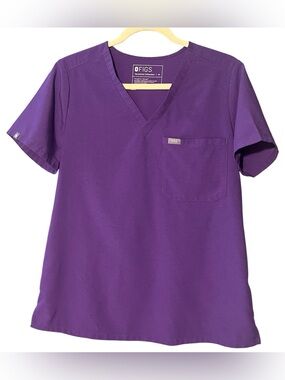 💜FIGS Catarina One-Pocket Scrub Top. Color-Ultra Violet. Size-Medium. EUC